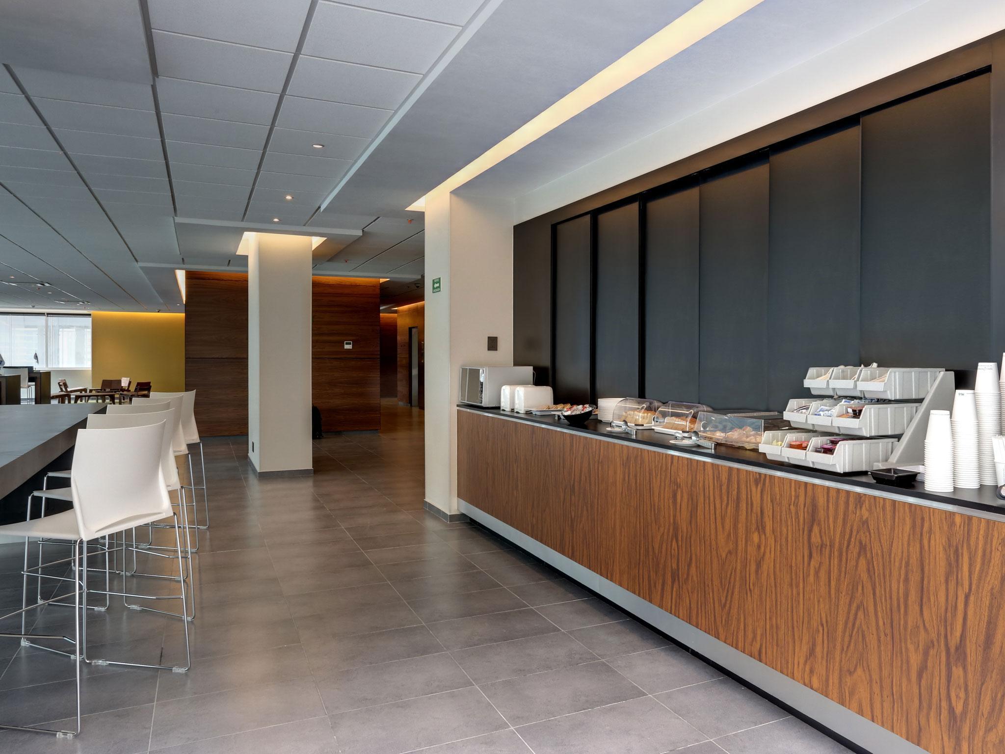 City Express Plus By Marriott Ciudad De Mexico Santa Fe Экстерьер фото